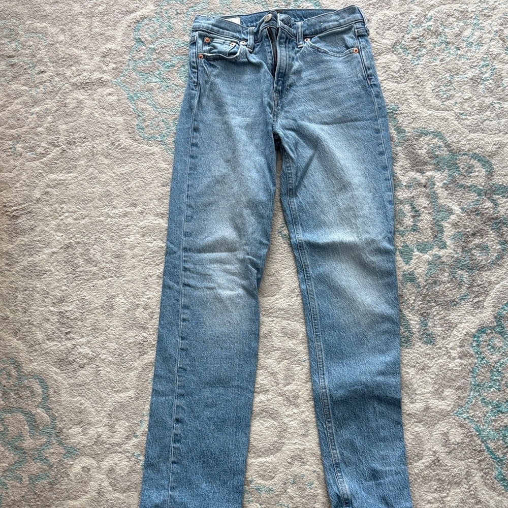 GAP Women's Straight Leg Jeans in Blue
